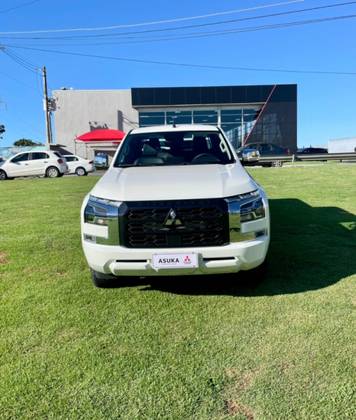 MITSUBISHI TRITON 2.4 BITURBO DIESEL CD HPE 4X4 AUTOMÁTICO MITSUBISHI TRITON 2.4 BITURBO DIESEL CD HPE 4X4 AUTOMÁTICO